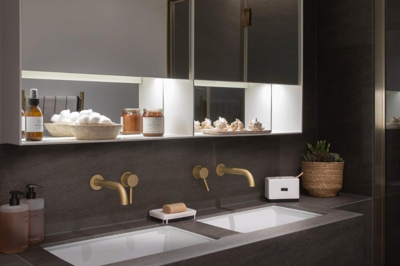 Apartament Modern At Enclave Located In Central