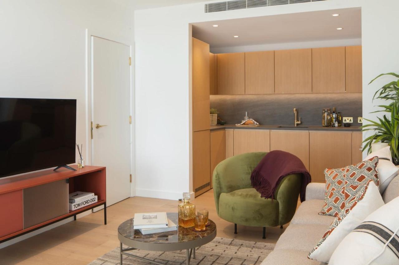 Apartament Modern At Enclave Located In Central